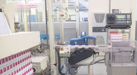 天津电视台报道:思密达蒙脱石散高新造 走进天津市A级放心药厂