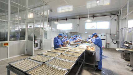 想把社区素食小店开遍全国,他慢心打磨品牌产品,探索小店面模型,期待素食业态百花齐放,更有温度